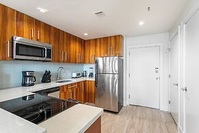Spacious Modern Condos near French Quarter