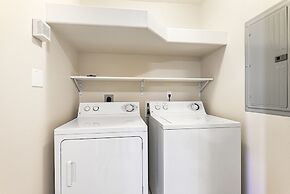 Spacious Modern Condos near French Quarter