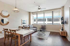 Spacious Modern Condos near French Quarter