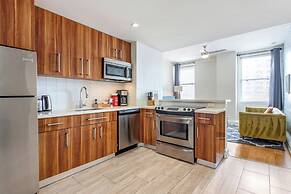 Spacious Modern Condos near French Quarter