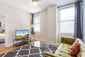 Spacious Modern Condos near French Quarter