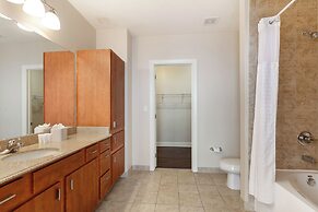 Spacious Modern Condos near French Quarter