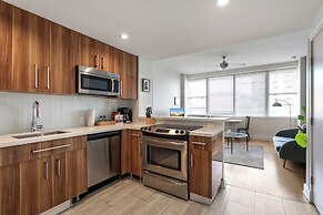 Spacious Modern Condos near French Quarter