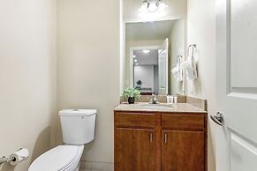 Spacious Modern Condos near French Quarter