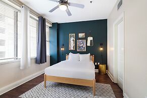 Spacious Modern Condos near French Quarter