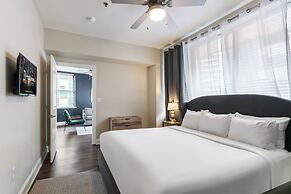 Spacious Modern Condos near French Quarter