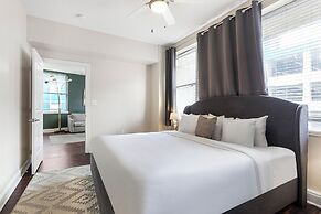 Spacious Modern Condos near French Quarter