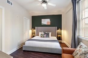 Spacious Modern Condos near French Quarter