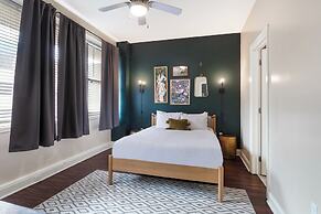 Spacious Modern Condos near French Quarter