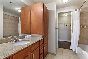 Spacious Modern Condos near French Quarter