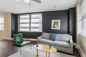 Spacious Modern Condos near French Quarter