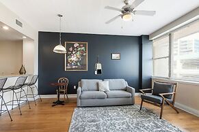 Spacious Modern Condos near French Quarter