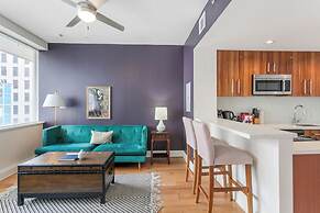 Spacious Modern Condos near French Quarter