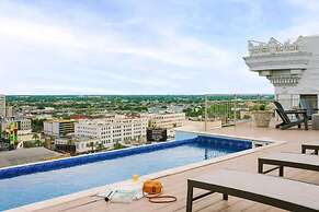 Spacious Modern Condos near French Quarter