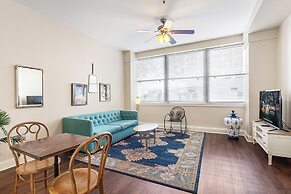 Spacious Modern Condos near French Quarter