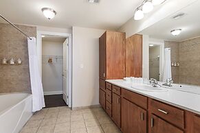Spacious Modern Condos near French Quarter