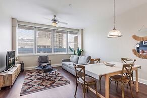 Spacious Modern Condos near French Quarter