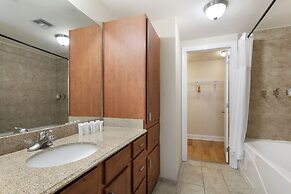 Spacious Modern Condos near French Quarter