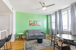 Spacious Modern Condos near French Quarter