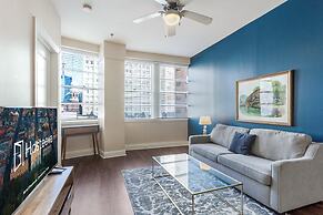 Spacious Modern Condos near French Quarter