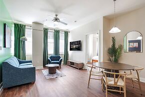 Spacious Modern Condos near French Quarter