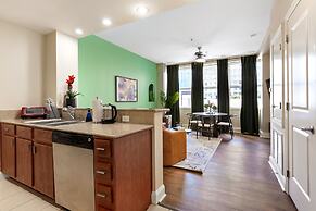 Spacious Modern Condos near French Quarter