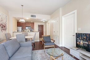 Spacious Modern Condos near French Quarter