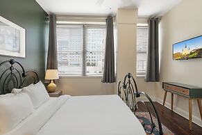 Spacious Modern Condos near French Quarter