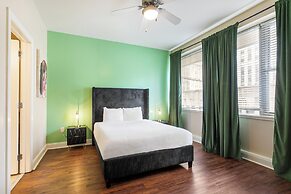 Spacious Modern Condos near French Quarter