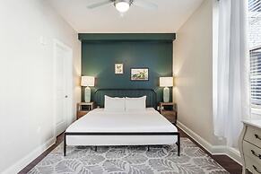 Spacious Modern Condos near French Quarter