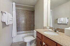 Spacious Modern Condos near French Quarter