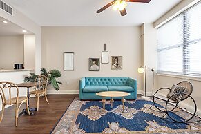 Spacious Modern Condos near French Quarter