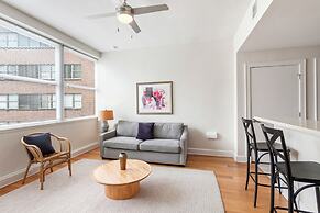 Spacious Modern Condos near French Quarter