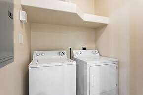 Spacious Modern Condos near French Quarter