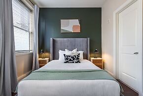 Spacious Modern Condos near French Quarter