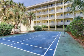 Walk to Beach: Hilton Head Resort Condo w/ Pools!