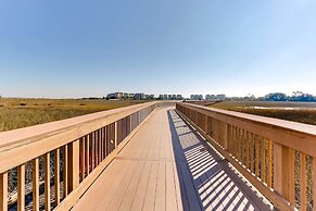 Walk to Beach: Hilton Head Resort Condo w/ Pools!