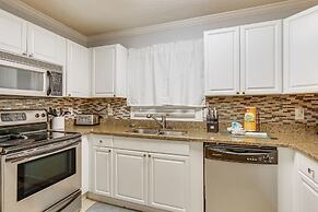 Walk to Beach: Hilton Head Resort Condo w/ Pools!