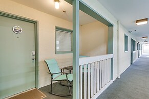 Walk to Beach: Hilton Head Resort Condo w/ Pools!