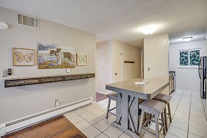 Grand Junction Condo: Balcony, Community Pool!