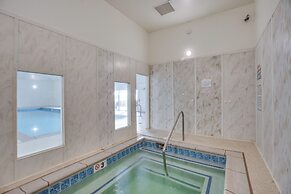Grand Junction Condo: Balcony, Community Pool!