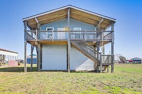 Walk to Shore: Crystal Beach Home w/ Deck!