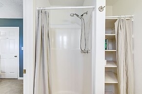 Walk to Shore: Crystal Beach Home w/ Deck!