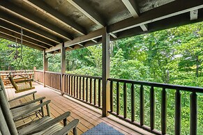 Pigeon Forge Cabin: Premier Location & Hot Tub