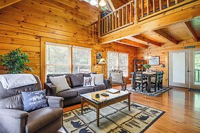 Pigeon Forge Cabin: Premier Location & Hot Tub