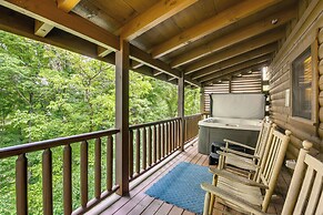 Pigeon Forge Cabin: Premier Location & Hot Tub