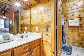 Pigeon Forge Cabin: Premier Location & Hot Tub