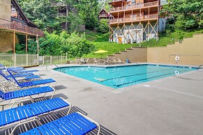 Pigeon Forge Cabin: Premier Location & Hot Tub