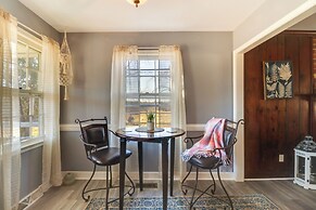 Scenic VA Wine & Horse Country Cottage, Near UVA