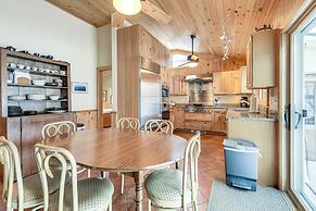 Waterfront North Hero Home w/ Screened Porch